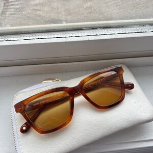 Aperçu eyewear x Claire Rose